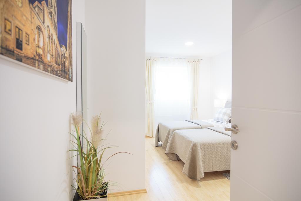 Holiday Home Aspalathos - With Free Parking, Near The Beach, A Few Minutes' Walking Distance To The Unesco Palace Split Exterior photo