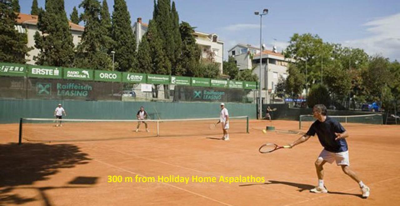 Holiday Home Aspalathos - With Free Parking, Near The Beach, A Few Minutes' Walking Distance To The Unesco Palace Split Exterior photo