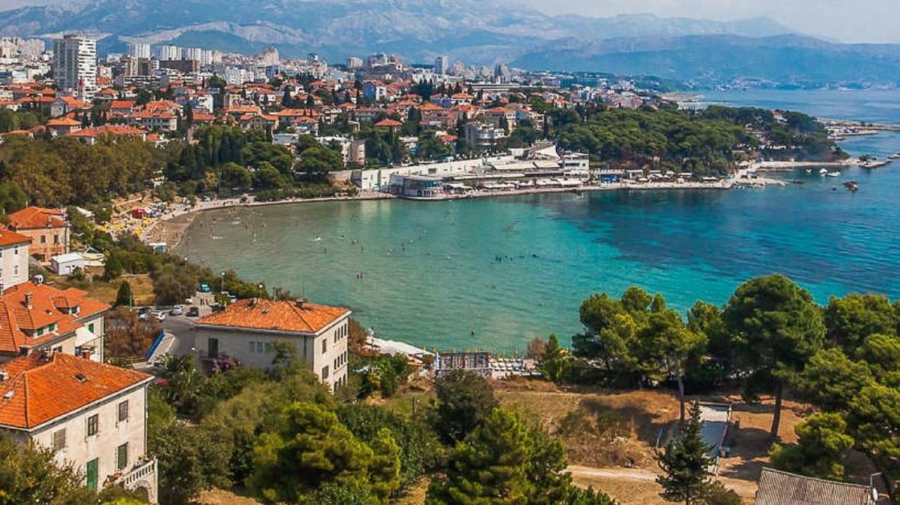 Holiday Home Aspalathos - With Free Parking, Near The Beach, A Few Minutes' Walking Distance To The Unesco Palace Split Exterior photo
